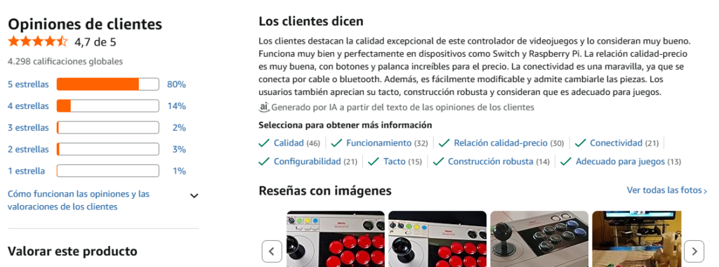 Captura de pantalla de la sección de opiniones de clientes mostrando valoraciones y reseñas de un mando arcade stick. Se observan puntuaciones por estrellas, comentarios sobre calidad, funcionamiento, conectividad y relación calidad-precio, junto a imágenes subidas por usuarios. Imagen ideal para artículos de análisis y review de controladores arcade, comparativas de mandos retro y contenido enfocado a compra informada.