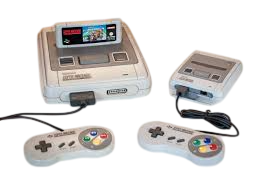 Imagen de la consola Super Nintendo (SNES) original de 16 bits con dos mandos clásicos y cartucho insertado. Diseño icónico lanzado por Nintendo en los años 90, considerada una de las consolas más influyentes de la historia del videojuego. Fotografía ideal para artículos sobre consolas retro, comparativas SNES vs Sega Mega Drive, historia de Nintendo y coleccionismo de videojuegos clásicos.