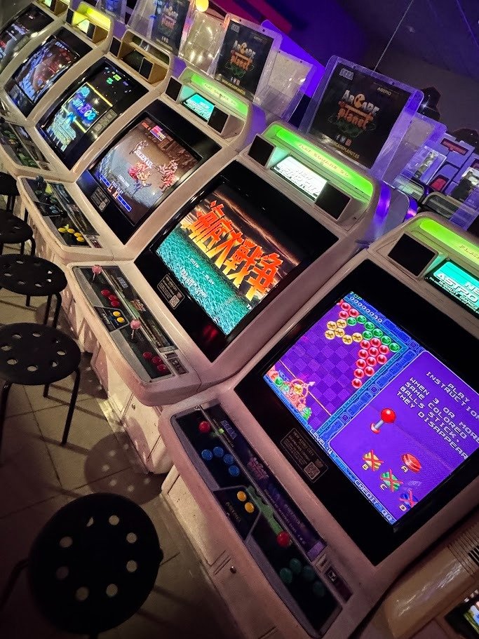 Cabinets japoneses Sega en Arcade Planet Sevilla