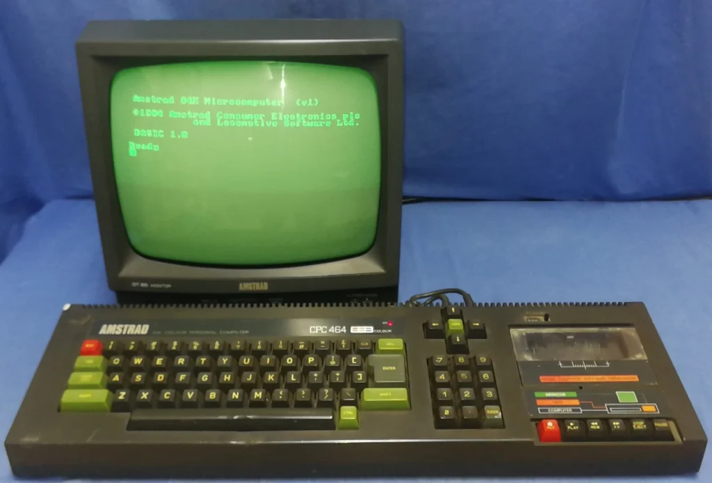 Amstrad CPC 464 con monitor GT65 vista principal