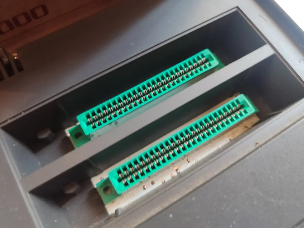 Philips MSX VG8000 ranuras de cartucho