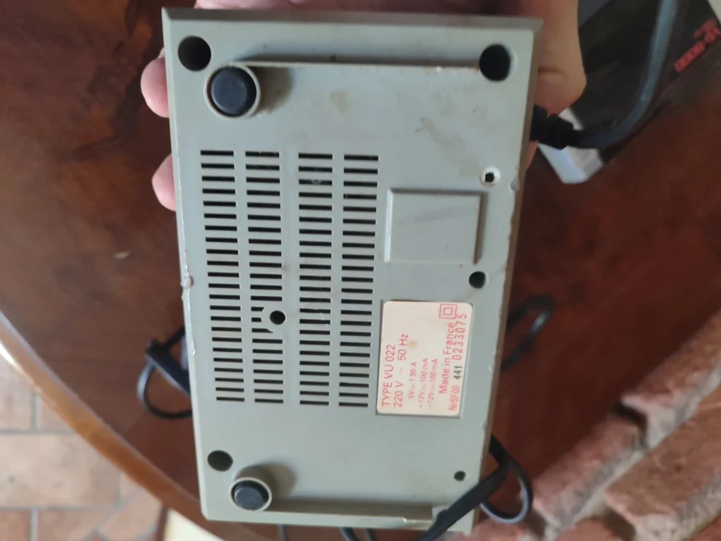 Philips MSX VG8000 etiqueta inferior