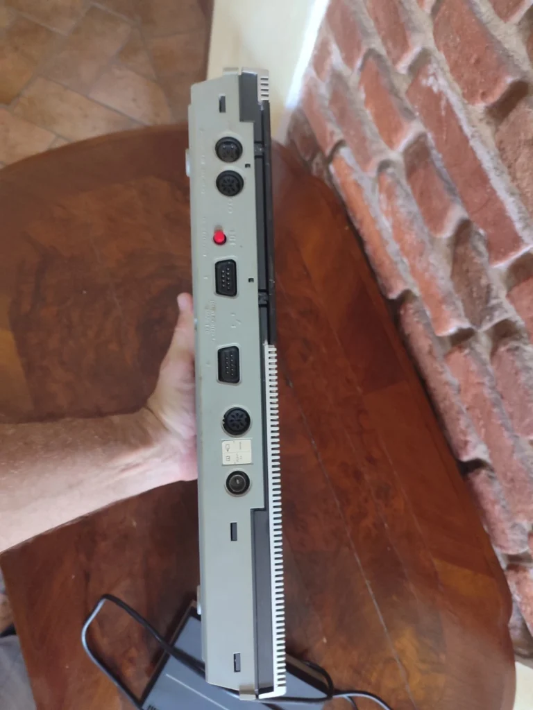 Philips MSX VG8000 conexiones traseras