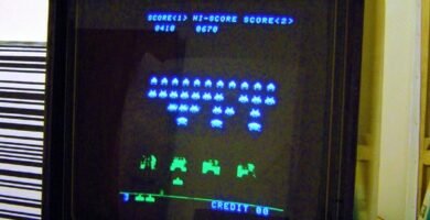 Mueble recreativo clásico de Space Invaders de finales de los años 70