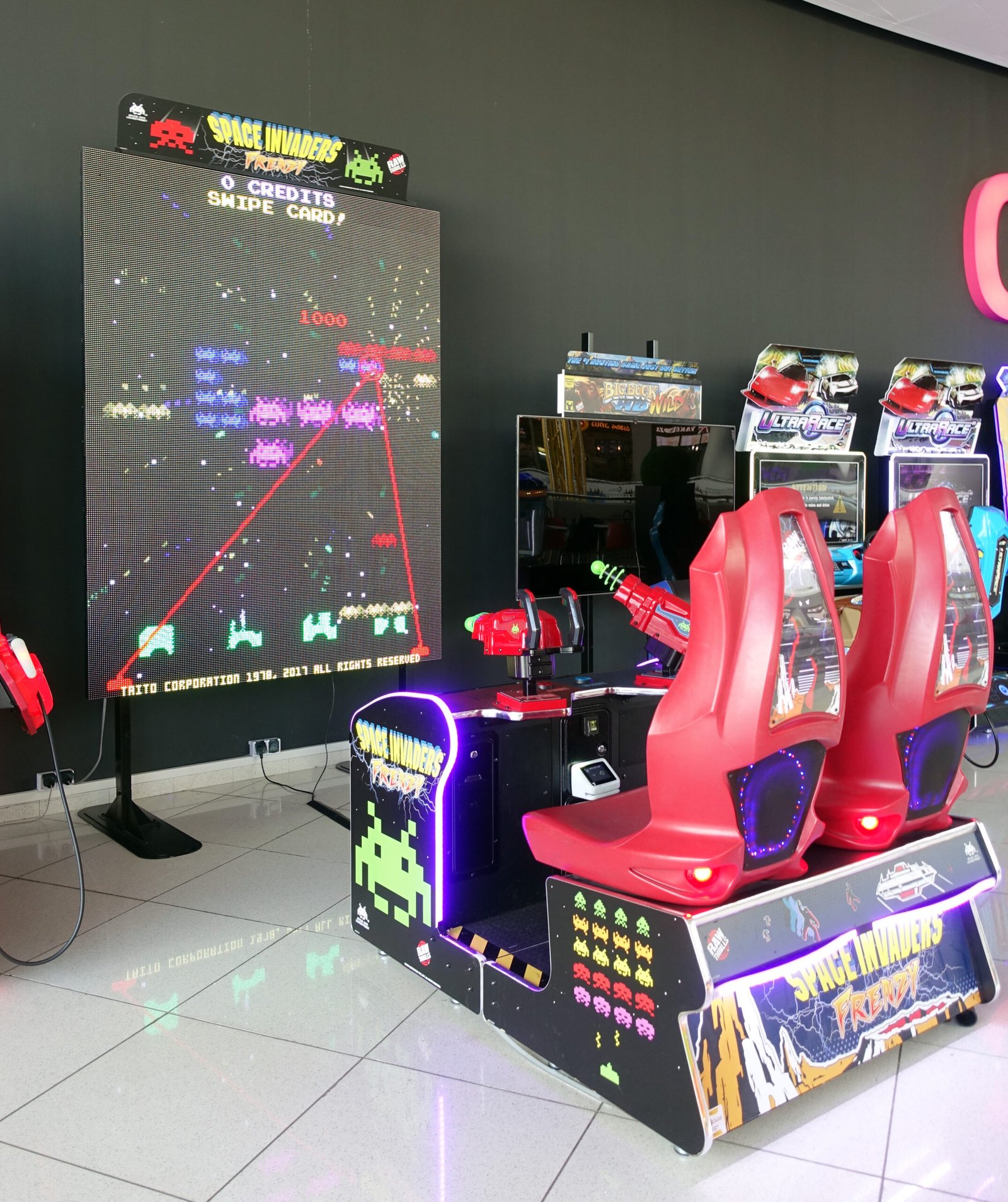 Máquina de Space Invaders en exposición