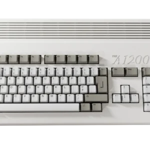 THEA1200 — ordenador retro Amiga 1200 a tamaño completo